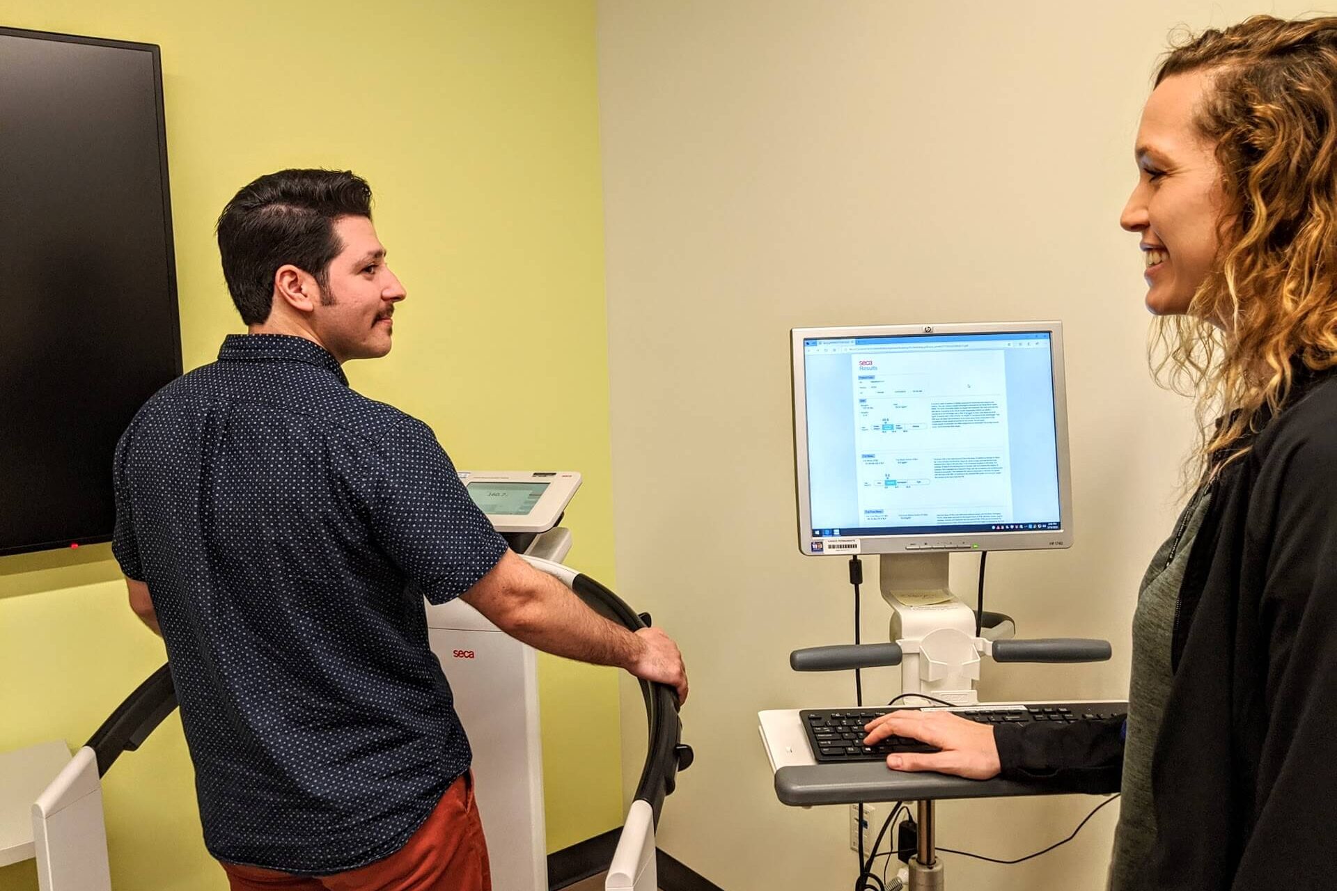 person running on treadmill for VO2 test